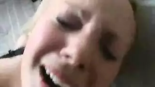 جلسة شرجية سرية بين زوجة الأب وابن الزوج