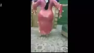 سوداني صريح: نيك عنيف وإنهاء بالقذف الداخلي