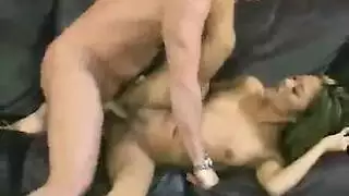 صور نيك حقيقية: الأم تُدمر بواسطة قضيب عملاق