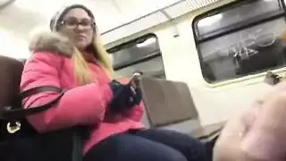 الامه عالقة والابن يتحرش في امه