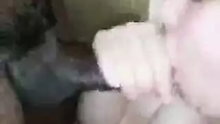 نجم البورن المحلي يضرب كسًا ضيقًا
