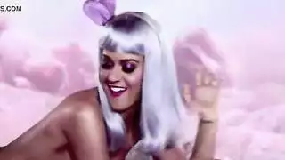 جنس كلبّي يضم قضيباً عملاقاً