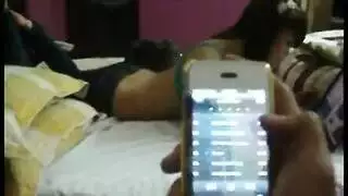 ممثلة إباحية تستمني بطاحنة هزازة