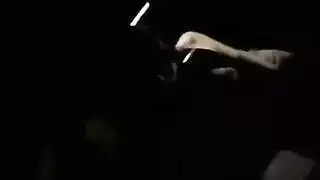 فتاة تقذف لبن في وجه شاب