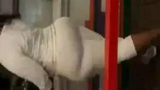 مراهقة عربية صغيرة الحجم تأخذ إيلاج مزدوج