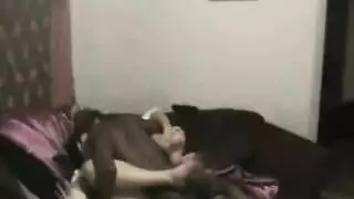 شقراء الثلج تتعرض للضرب بقضيب أسود على المنحدرات