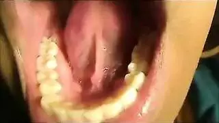 مراة تلحس طيز رجل