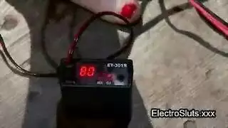 المحرمات العائلية: العمة تأخذ زب في الخارج