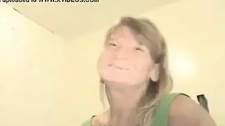 قضيب ضخم يضاجعها بقوة حتى تبكي