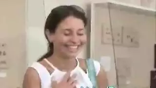 ادهن تلك المؤخرة التونسية لممارسة جنس عنيف