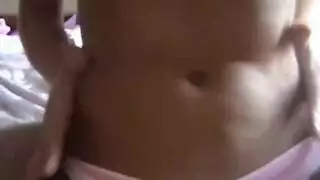 طالعبة متحجبا يختصبها عنف وهيا خاءفة