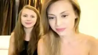 فعل خشن من الخلف مع مراهقة شقراء