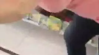 محرم مع الحيوان: كلب مع امرأة راغبة