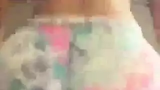 الأميرة الشاحبة تستسلم للقضيب السميك للملك الأسود