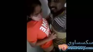 سيلفي مع بنت