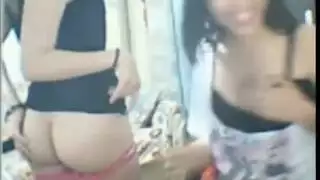 الأخت بحاجة إلى مساج