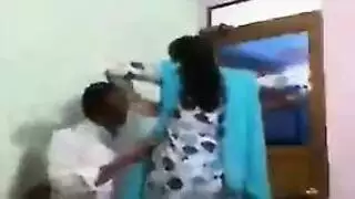 سكس عربي موظفه تنك من زميله على واقف تناكوتخاف تبوع من باب خاف واحد يجي