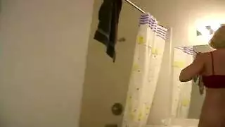 الظهور الأول لأناهيد فياض في جنس جماعي جامح