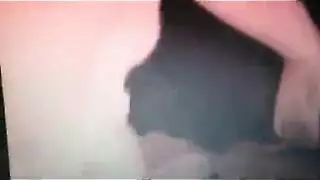 طالب جامعي يمارس الجنس مع صديقته سراً وبقسوة