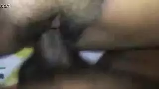 العجوز يقطع كسلا المراهقة بحس و نيك تحت الترابيزة