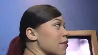 اخ مع اخت في السرير