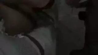 جماع بيت الدجاج: إباحية صريحة مع الحيوانات