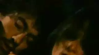 قبلة عاطفية تنتهي بجماع سريع