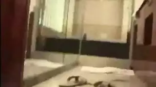 درة زروق: عاهرة شقراء تتعرض لاختراق مزدوج في أوجي إكس إكس إكس