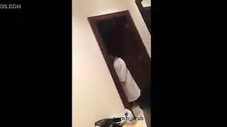 إباحية فندق: رجل عربي يأخذ عاهرة مغربية كبيرة المؤخرة من الخلف