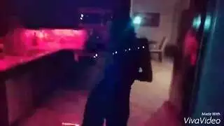 زوجتي العاهرة تمارس الجنس مع أربعة أشرطة ضخمة في منزل صديقي