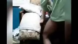 يستغل غيابه اهلو ويجبر اختو بي ممارست الجنس معو