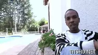 اجلس فوق وجهه و يلحس