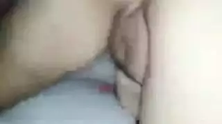 عاهرة شرجية عربية ساخنة تأخذه من الخلف