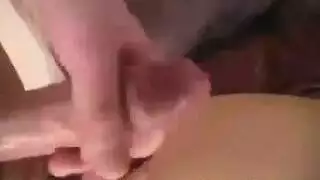 ركوب ساخن: قضيب كبير يضخ مهبلًا أحمر مبللًا حتى القذف الداخلي