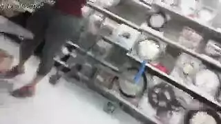 مهرجان نيك بدوي: جنس خشن على الكثبان الرملية