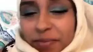 لبوه اوى سمرا وهايجه من اسوان كسها مولع بتريحه بطريقتها