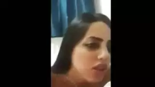 مص زب لا يمكن السيطرة عليه يؤدي إلى فوضى في الحلق هاردكور أردني
