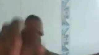 الفتاه تتبول وهناك كاميرا خفية