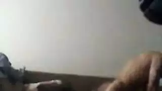 إلهة تايلندية مثيرة تطلب هزات متعددة في فيلم إباحي صريح