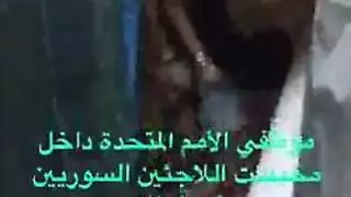 امرأة مخيمية تستجلب الرجال يضاجعها عمال بناء لبنانيون الفيديو الكامل