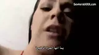 الاستمناء الحميم للزوجين الشهوانيين يؤدي إلى جنس صريح وشغوف