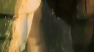راقصة هندية كبيرة الصدر تبتلع السائل المنوي