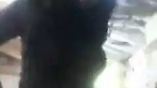 ٦ تسوق حتى تسقط: وضع كلبي خشن على أرضية المخزن