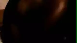 امراه كبيره تحاول أن تجعل طفل ينيكها