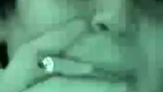 فتاة بتترعش