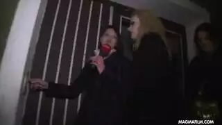 نيك جماعي متطرف: عدة زبور تدك مهبل ضيق