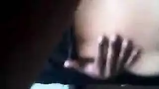 تفتح كسها وتظهر تلك الأثداء