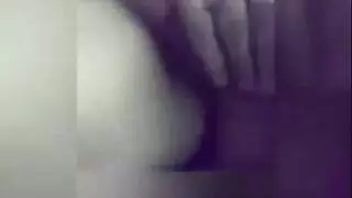 سكس في سيارة بنت مع حبيبها ياخزخا وينيكها مع قبلات