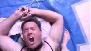عويل جارية فنية في مشهد إباحي صريح
