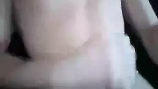 مراهق من قطر يخدم قضيبًا ويُخدع